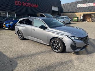 Peugeot 308 1.6 Plug-in Hybrid 180 Allure Nap picture 2