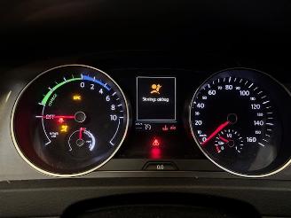 Volkswagen Golf e-Golf picture 10