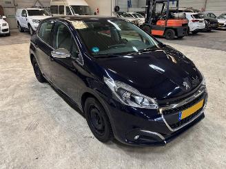 Schadeauto Peugeot 208 1.2 5-drs P.T Allure nap 2018/6