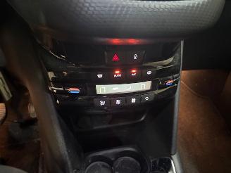 Peugeot 208 1.2 5-drs P.T Allure nap picture 14