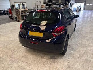 Peugeot 208 1.2 5-drs P.T Allure nap picture 4