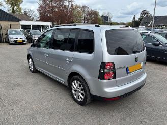 Damaged car Volkswagen Touran 1.4 TSI Comfortline 2010/9
