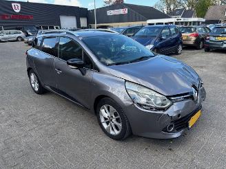 Schadeauto Renault Clio 1.5 DCI Limited airco navi 2016/11