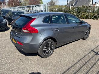 Volvo V-40 2.0 D2 Nordic+ Automaat picture 3