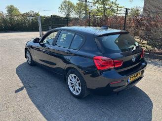 Unfallwagen BMW 1-serie 118i Executive automaat Nap 2017/6