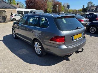 uszkodzony samochody osobowe Volkswagen Golf 1.2 TSI Trend Clima 2011/9