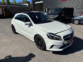 Mercedes A-klasse A180  Automaat Pano  Nap picture 3