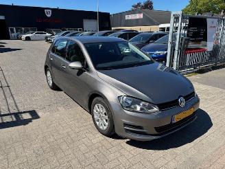 Unfallwagen Volkswagen Golf 1.2 TSI  5-drs Clima 2017/1