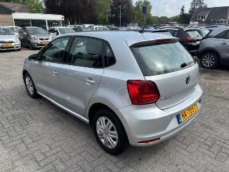 damaged passenger cars Volkswagen Polo 1.0 5-drs airco 2016/5