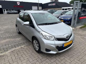 Coche accidentado Toyota Yaris 1.0 5-drs airco 2013/2