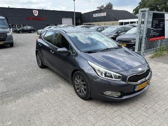 Damaged car Kia Cee d 1.6 GDI 20TH Anniversary 2013/9
