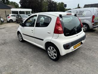 skadebil auto Peugeot 107 1.0 12v 5-drs airco 2012/4