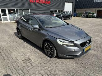 Schadeauto Volvo V-40 2.0 D2 Automaat Nordic+ 2017/5