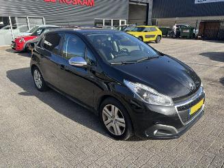 škoda osobní automobily Peugeot 208 1.2 5-drs Signature NAP 2019/4