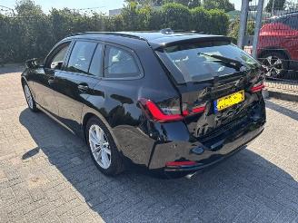 Schadeauto BMW 3-serie 318i NW MODEL Automaat Nap 2022/12
