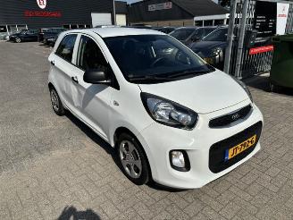 skadebil auto Kia Picanto 1.0 5-drs Plusline 2016/6