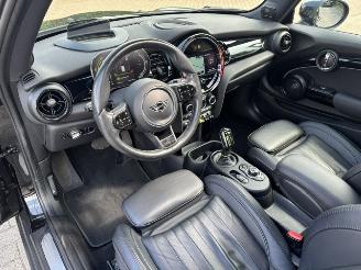 Mini Electric MINI Yours 33 kWh Pano picture 15