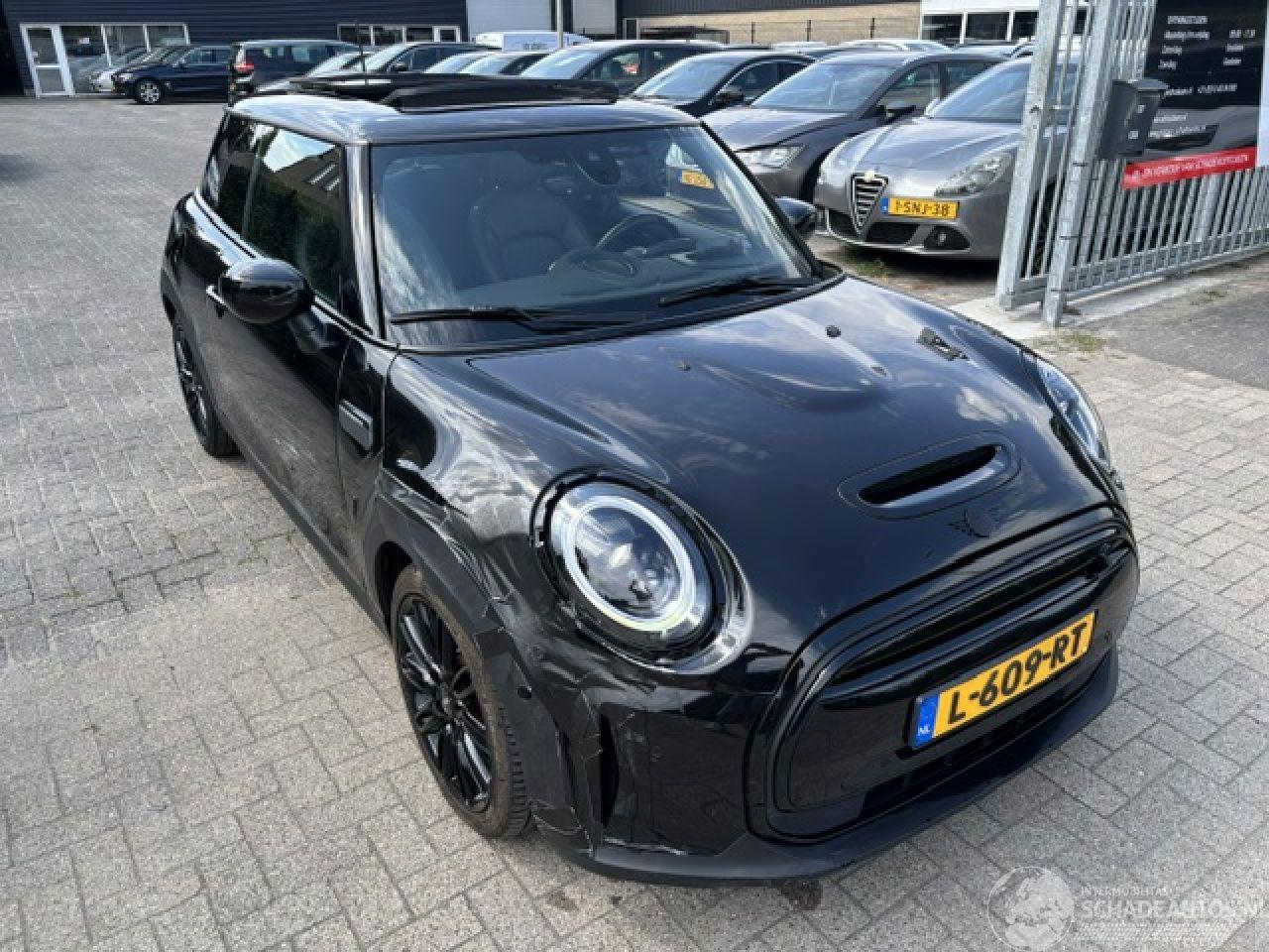 Mini Electric MINI Yours 33 kWh Pano