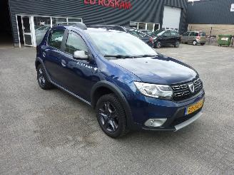krockskadad bil auto Dacia Sandero 0.9 TCE SL STEPWAY 2017/10
