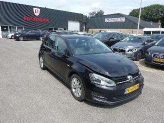 Vaurioauto  passenger cars Volkswagen Golf 1.0 TSI 2017/1
