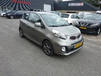 Vaurioauto  passenger cars Kia Picanto 1.0 CVVT DESIGN EDITION AIRCO 2013/1
