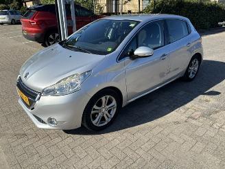 Peugeot 208 1.2 5-drs Clima picture 9