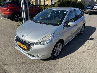 Peugeot 208 1.2 5-drs Clima picture 10