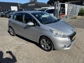 Peugeot 208 1.2 5-drs Clima picture 4