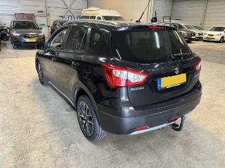 Schadeauto Suzuki SX4 1.6 S-Cross Exec. automaat Pano 2016/6