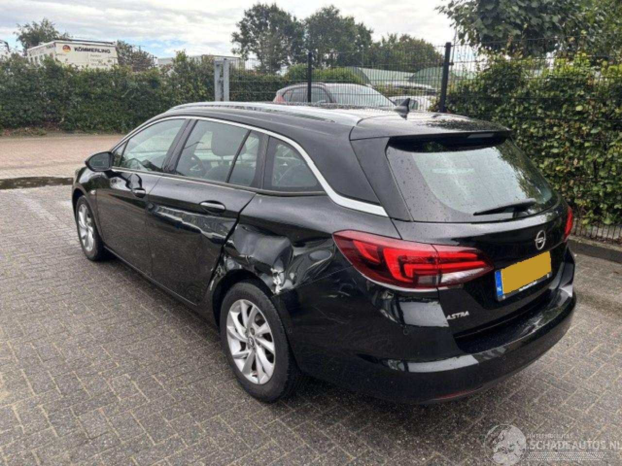 Opel Astra 1.2 Elegance Sports