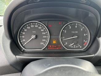 BMW 1-serie 120i  Sport clima 170pk picture 13