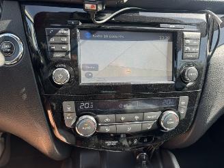Nissan Qashqai 1.6 Tekna Pano NAP picture 17
