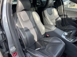 Volvo V-60 2.0 T4 R-Design automaat NAP picture 13
