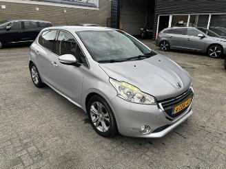 Peugeot 208 1.2 VTI Allure 5-drs clima picture 5