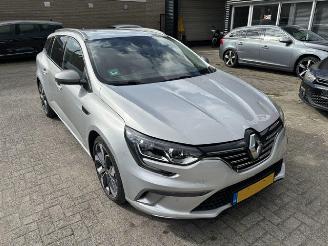 krockskadad bil auto Renault Mégane 1.2 TCE GT-Line 131pk 2018/3