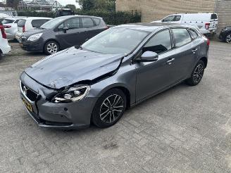Volvo V-40 2.0D  Automaat Nordic+ picture 6