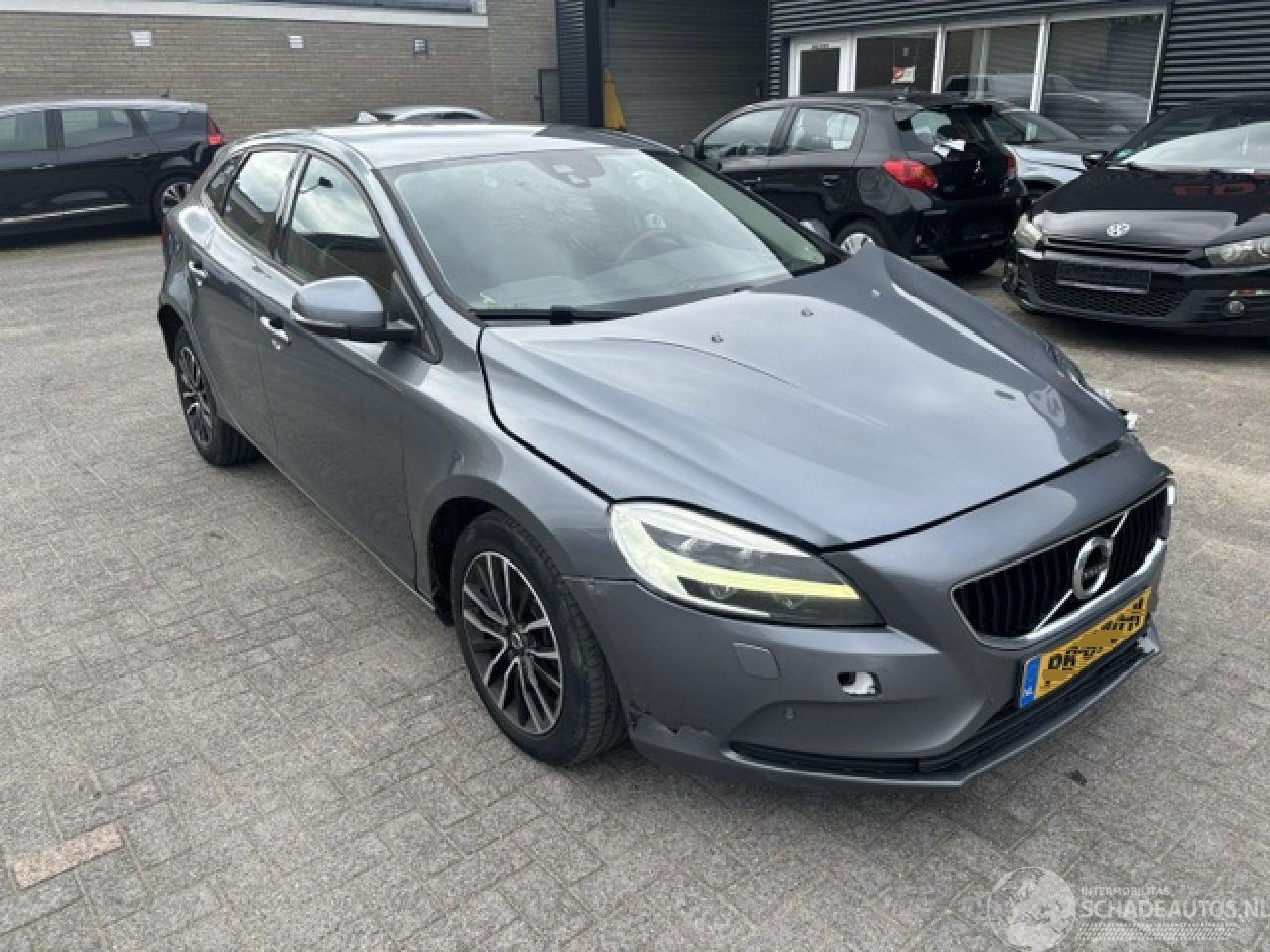 Volvo V-40 2.0D Automaat Nordic+