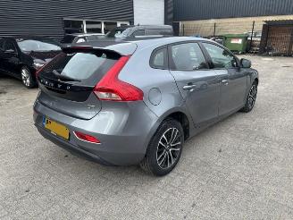 Volvo V-40 2.0D  Automaat Nordic+ picture 3