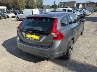 Volvo V-60 2.0 T4 Momentum 190pk picture 4