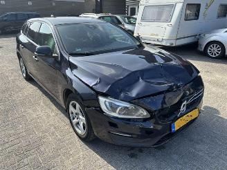 Damaged car Volvo V-60 2.0 D2 Nordic+ 2016/12