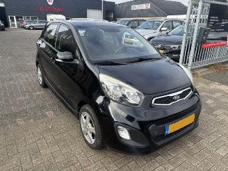 Damaged car Kia Picanto 1.0  5-drs Plus Pack 2013/5