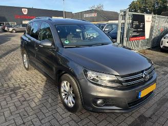 Vaurioauto  passenger cars Volkswagen Tiguan 1.4 TSI Sport & Style 2015/11