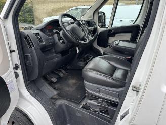 Peugeot Boxer 2.0 HDI L2 330 Premium airco NAP picture 14