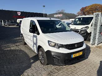 danneggiata veicoli commerciali Peugeot Partner 1.5 HDI 75 KW S&S L2 6500 KM!! 2023/12