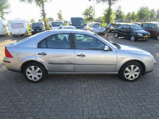 Ford Mondeo 1.8-16V AMBIETE 5drs picture 6