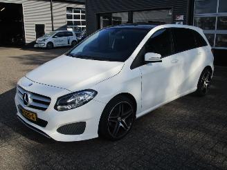 Schadeauto Mercedes B-klasse 180 2017/2