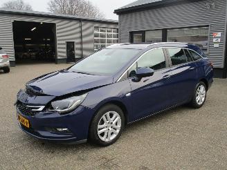 uszkodzony samochody osobowe Opel Astra SPORTS TOURER 1.0 BUSINESS+ 2016/9