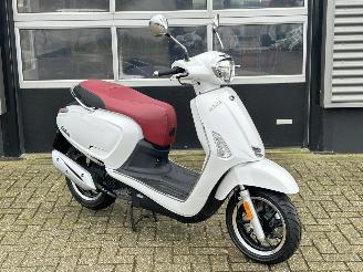 damaged scooters Kymco  New Like 2020/8