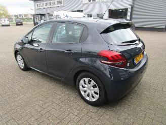 Peugeot 208 1.2 PURE TECH BLEU LION 5DRS picture 3