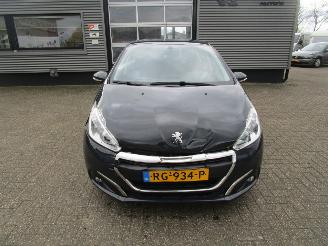 Peugeot 208 1.2 PURE TECH BLEU LION 5DRS picture 8